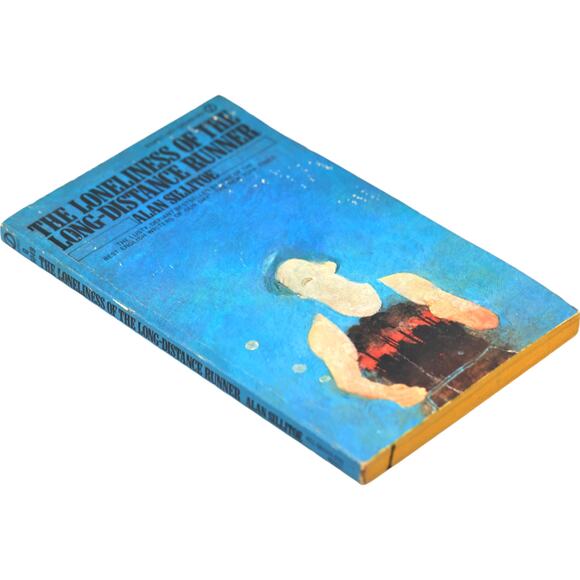 The Loneliness of the Long-Distance Runner by Alan Sillitoe 1959 Signet Book - Picture 4 of 9